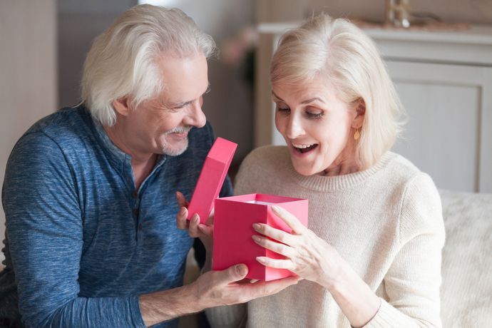 Les 40 idées de cadeau pour femme de 60 ans